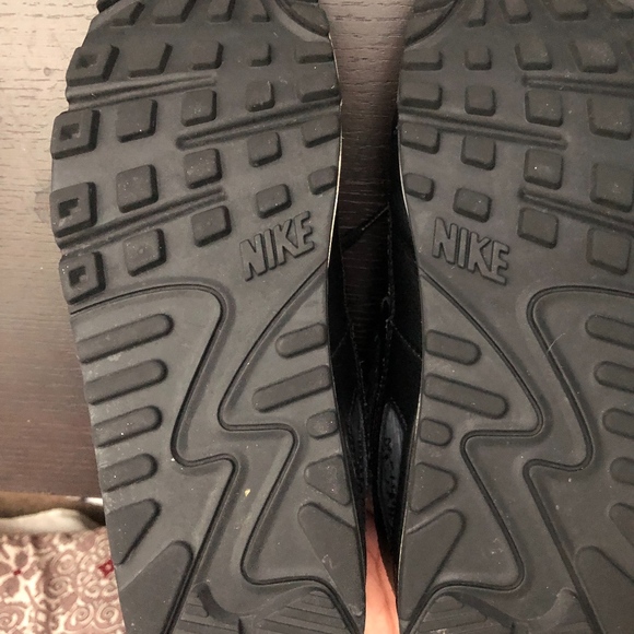 Nike Air Max 90's - Picture 3 of 4